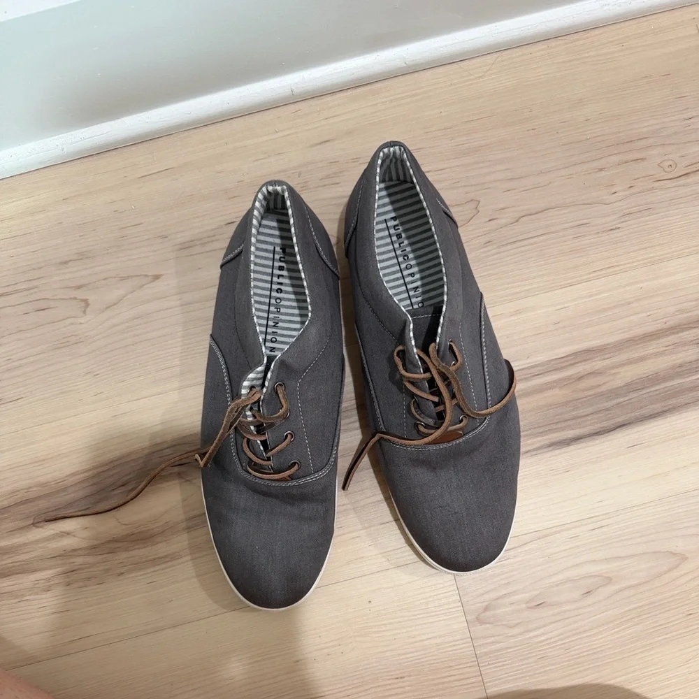 Public opinion men’s gray canvas shoes